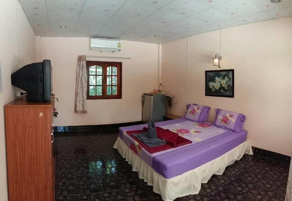 Subtawee Resort Сураттхани Экстерьер фото