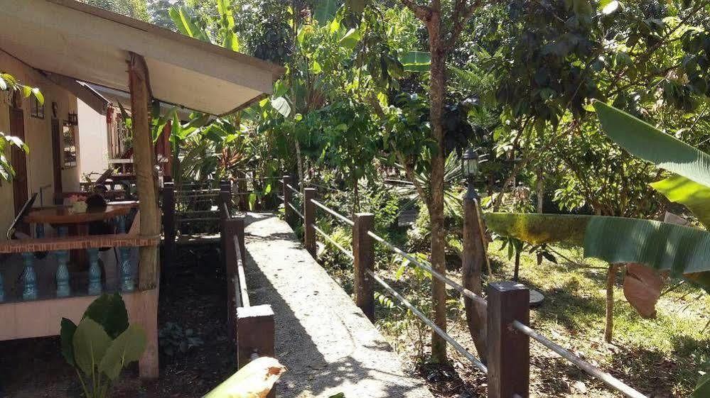Subtawee Resort Сураттхани Экстерьер фото